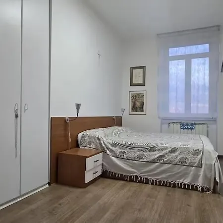 Comfort & Space With Parking Near Center Lägenhet Trieste
