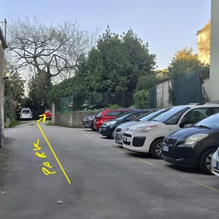 Near Center With Private Parking * Trieste