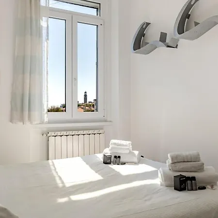 Comfort & Space With Parking Near Center Διαμέρισμα *