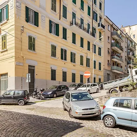 Comfort & Space With Parking Near Center Διαμέρισμα *